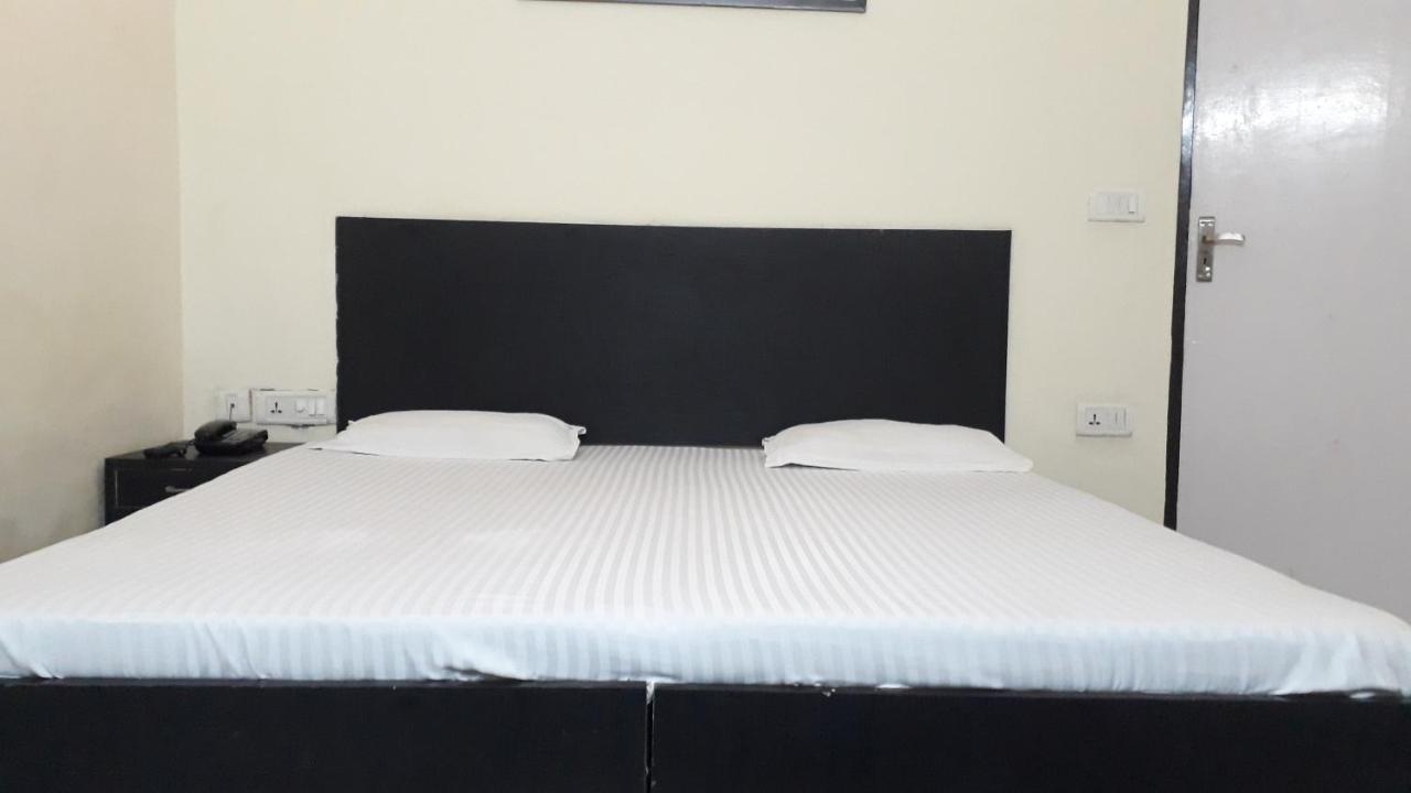 Fabhotel Sarwan Agra  Zewnętrze zdjęcie